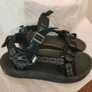 ☀️ Teva Hurricane Hiking Sandal Size 8, Spider Rubber,‎ Outdoors